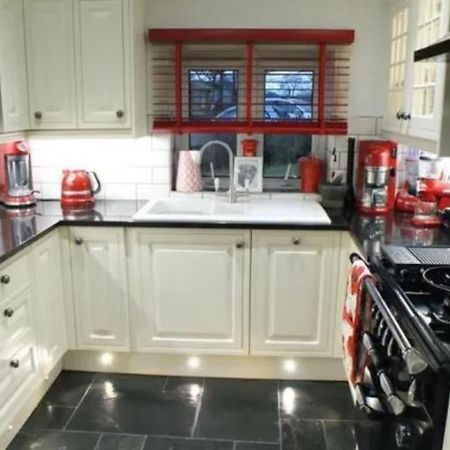 Well Presented 2 Bedroom House Village Holiday Let Strensall Esterno foto