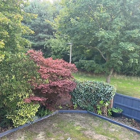 Well Presented 2 Bedroom House Village Holiday Let Strensall Esterno foto
