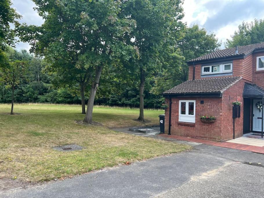 Well Presented 2 Bedroom House Village Holiday Let Strensall Esterno foto