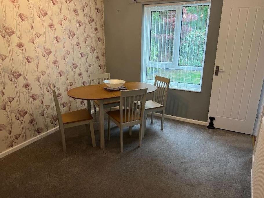 Well Presented 2 Bedroom House Village Holiday Let Strensall Esterno foto